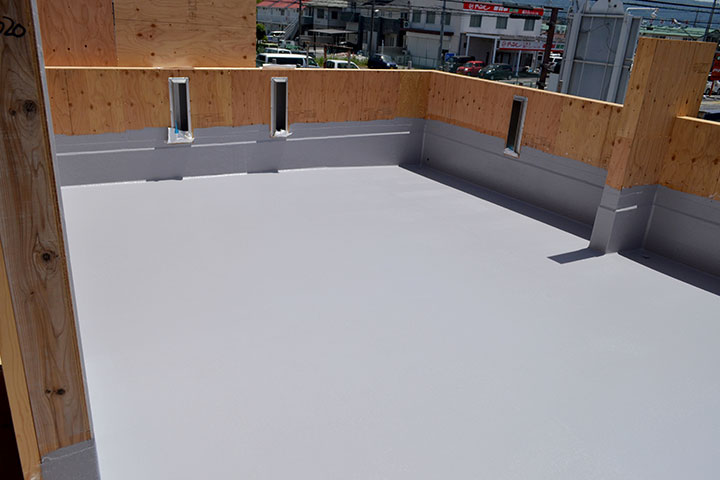 ベランダ防水工事の種類と費用相場｜劣化サインの見分け方から業者選びを解説