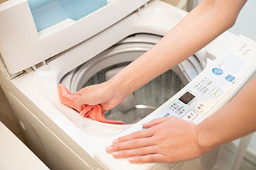 洗濯機の掃除は回すだけでOK？おすすめの洗剤や綺麗に保つ裏技を紹介