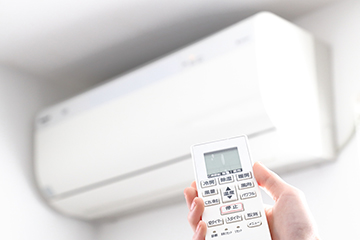 エアコンの除湿機能はこう使う！電気代の節約方法や設定温度を解説
