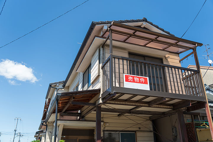 実家を売却するか迷ったら？売る・貸すの判断基準と売却の流れを解説