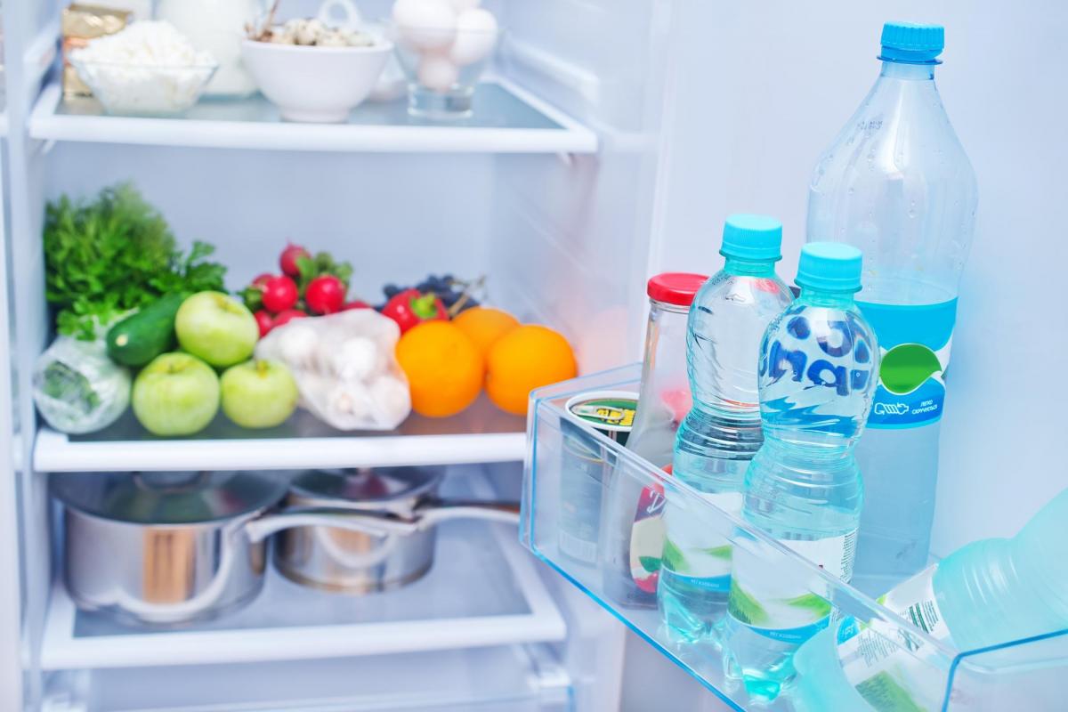 【冷蔵庫】冷蔵庫掃除の手間が激減！収納の工夫と簡単掃除のポイント